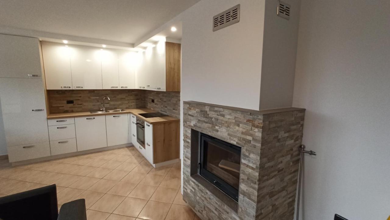 Apartma Apollonio Črni Kal Екстериор снимка