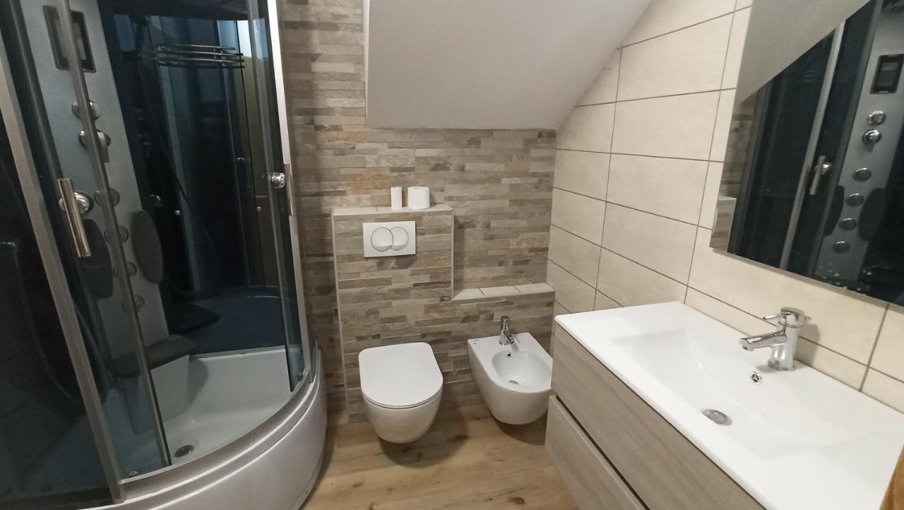 Apartma Apollonio Črni Kal Екстериор снимка